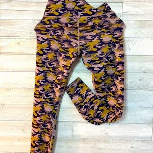 Fabletics, small, soft, good stretch, workout leggings